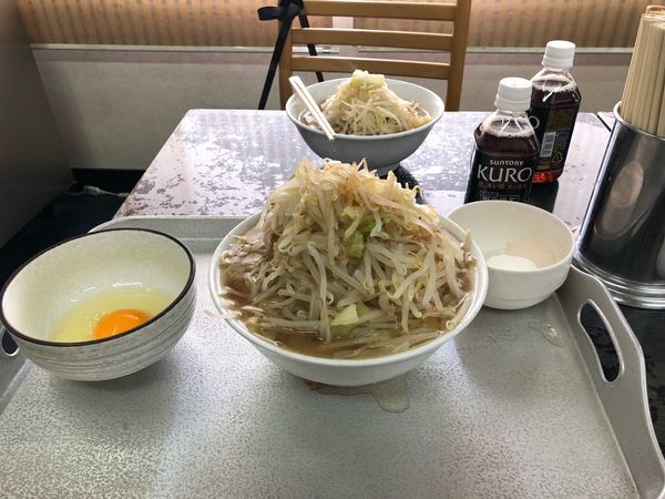 「小豚（ヤサイマシ、ニンニク、カラメ）＋生卵」@ラーメン二郎 茨城守谷店の写真