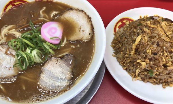 「半チャンセット」@丸高中華そば 神戸二宮店の写真