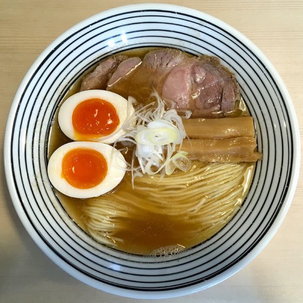 「煮干しらぁめん味玉入り」@煮干しらぁめん 猫トラ亭の写真