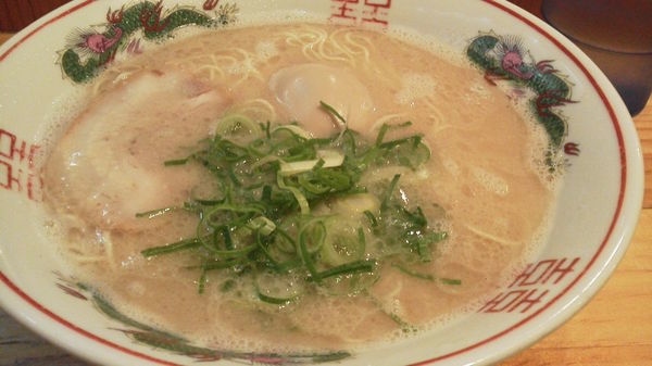 「ラーメン+味たまご　＠７５０円」@博多ラーメンセンターの写真