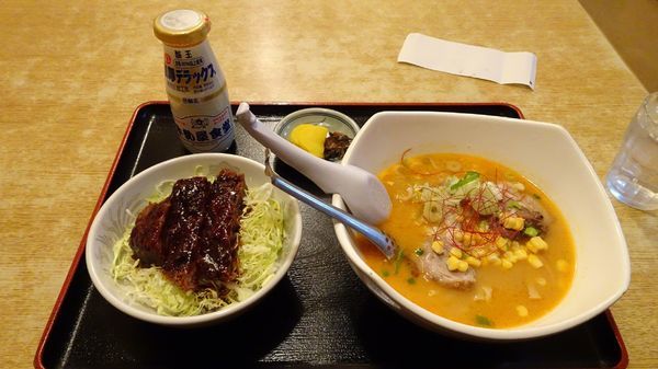 「Bセット：手打ちミルクみそラーメン（1,150＋230円）」@牛乳屋食堂の写真