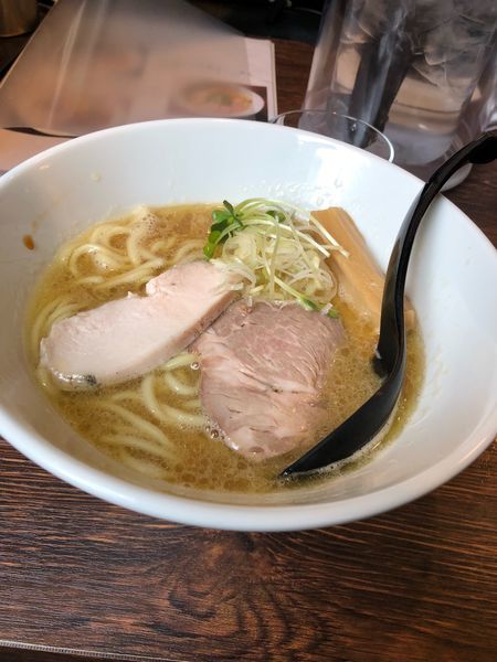 「鶏白湯醤油ラーメン」@東京スタイル鶏らーめん ど・みそ鶏の写真