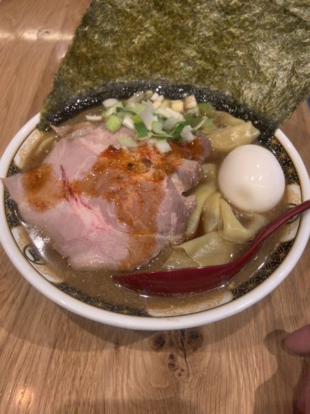 「106すごい煮干しラーメン全部乗せ¥1.100」@すごい煮干ラーメン凪 五反田西口店の写真