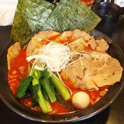 豚骨レッド チャーシャー増し 大盛