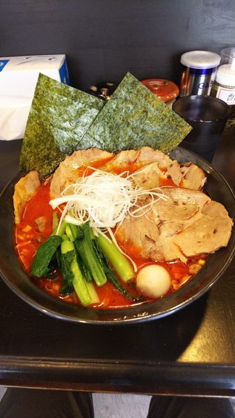「豚骨レッド チャーシャー増し 大盛」@麺家 藤虎の写真