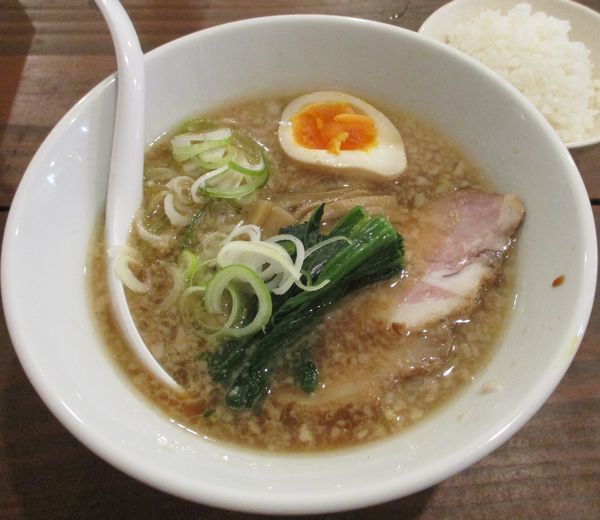 「背脂入り　中華そば　700円」@中華そば わたなべの写真