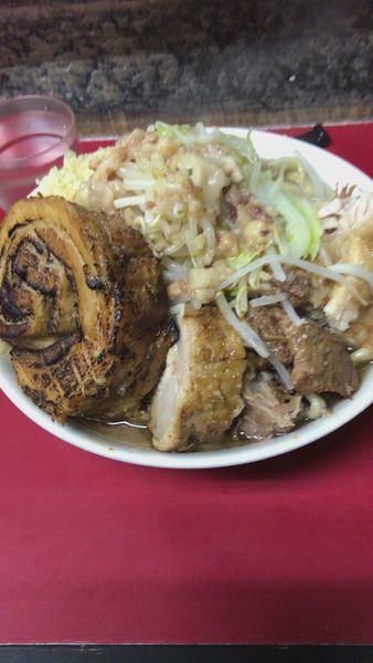 「大豚ラーメン600g巻きチャー全マシ」@蓮爾 登戸店の写真