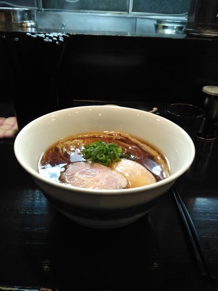 「醤油らぁ麺　大盛」@らぁ麺 すぎ本の写真