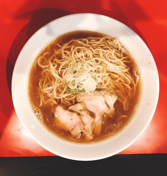 「肉そば中(味濃いめ)850円+スープ増し100円」@自家製麺 伊藤 浅草店の写真