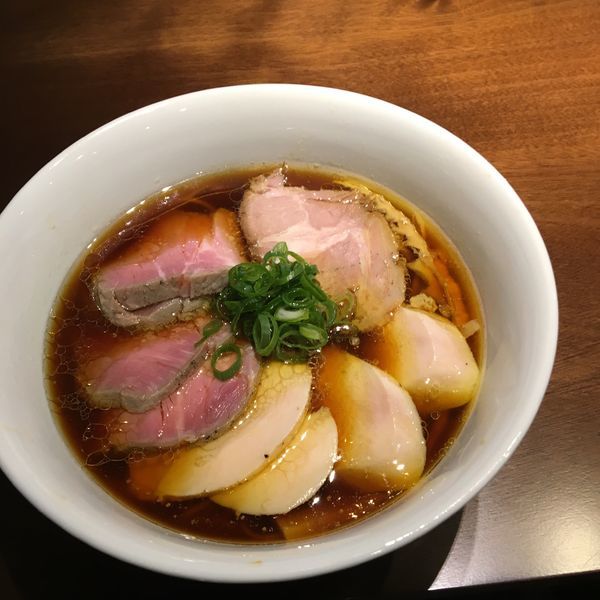 「醤油チャーシュー麺＋大盛」@らぁ麺 すぎ本の写真
