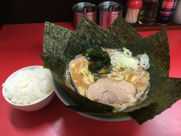「辛味噌ラーメン」@とんこつラーメン松平 六浦店の写真