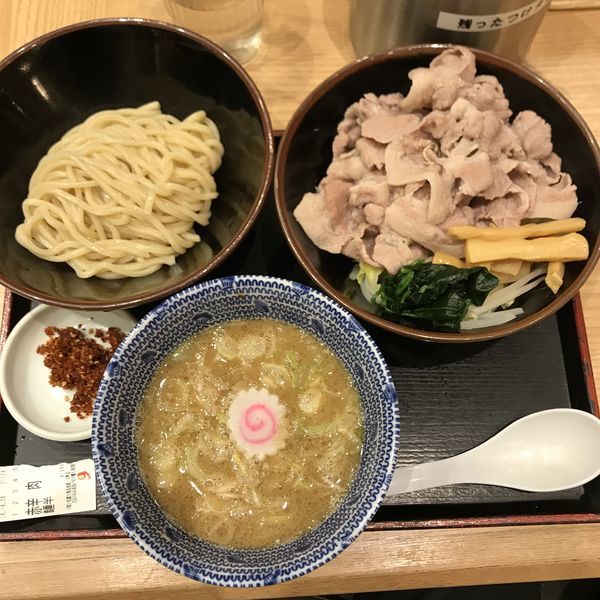「赤辛つけ肉 麺ハーフ」@舎鈴 田町駅前店の写真