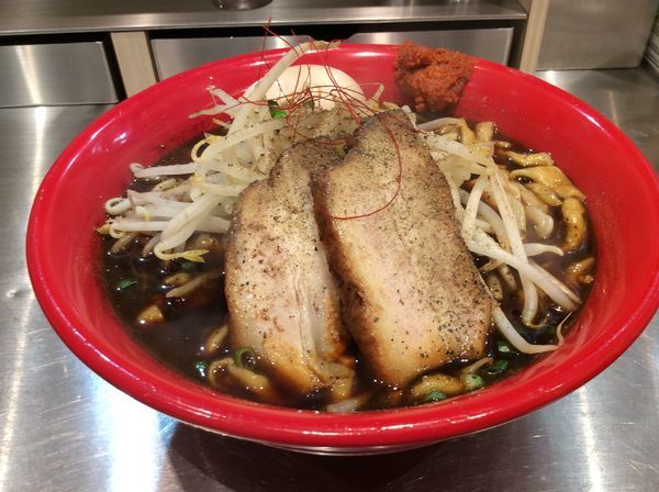 「ブラックらーめん」@麺創研 紅 BLACKの写真