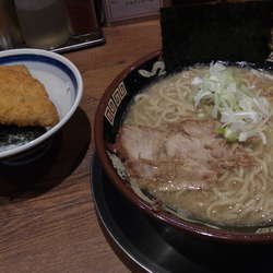 ラーメン+アジフライめし