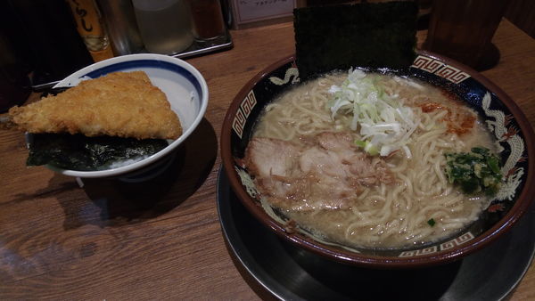 「ラーメン+アジフライめし」@らーめんアカテングの写真