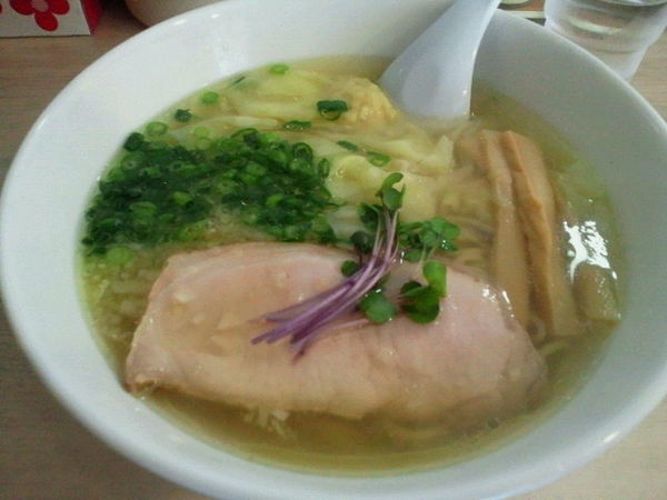 「地鶏塩ワンタンそば 880円」@地鶏中華そば さやまの写真