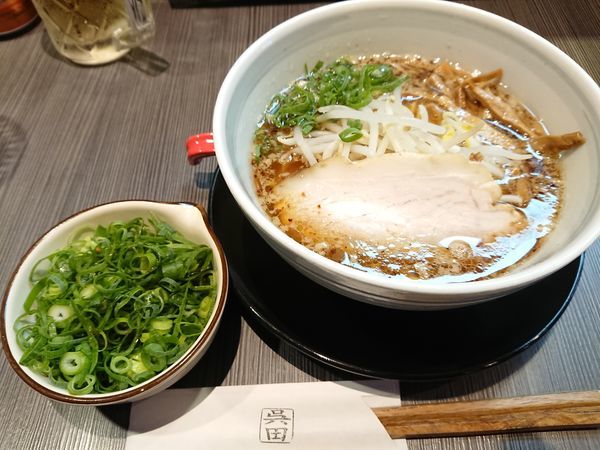 「【限定】豚の中華そば750円＋九条ねぎ100円」@柳麺 呉田-goden-の写真