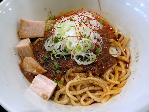 「プチライス付き麻婆まぜそば」@らぁ麺 やまぐち 辣式の写真