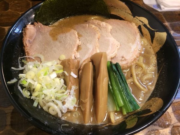 「とんこつ醤油 チャートッピング」@つけめん・らーめん活龍 下館店の写真