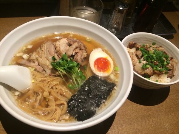 「醤油炙りチャーシュー」@Dragon Noodle's ドラゴンラーメンの写真