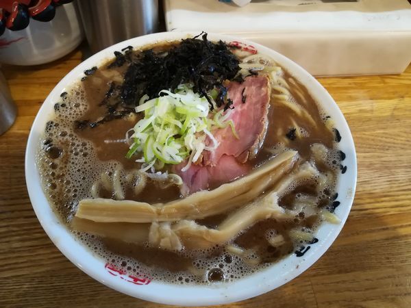 「4/27魚介醤油ラーメン大盛り930円」@麺屋 庄太 六浦本店の写真