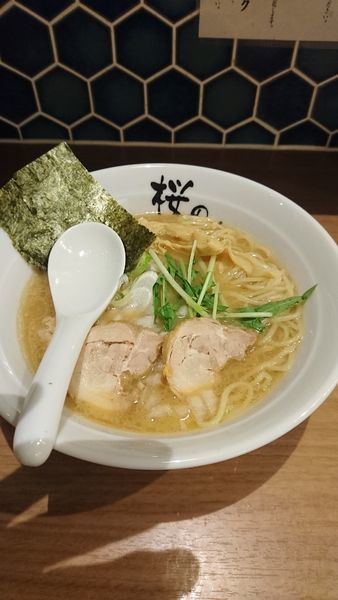 「濃厚鶏白湯醤油」@桜の華の写真