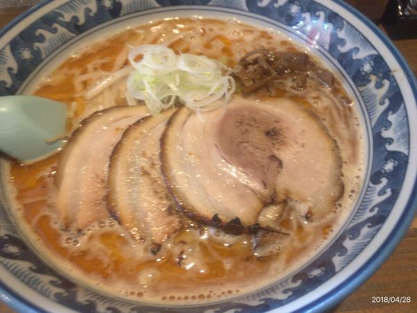 「海老味噌らーめん＋炙りチャーシュー2枚」@麺や 樽座 子安店の写真