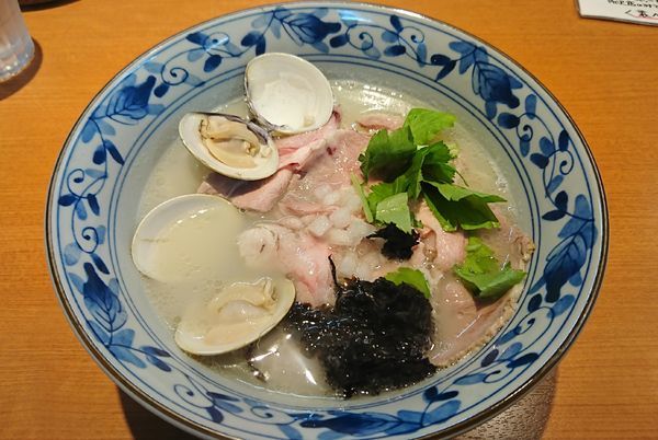 「鯛と蛤の中華そば(850円)」@㐂九八 ～garage～の写真