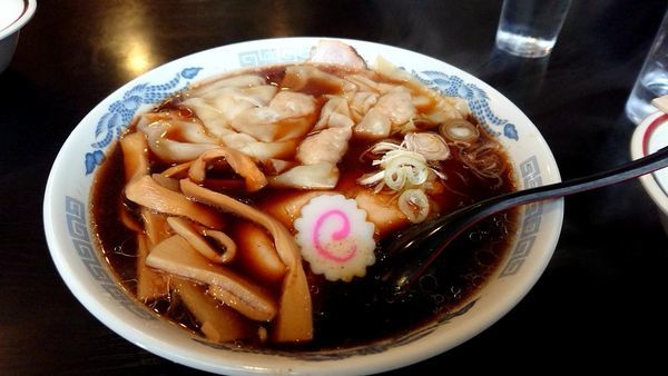 「中華そば(わんたんのせ、大盛り、麺硬)」@しょうやの写真