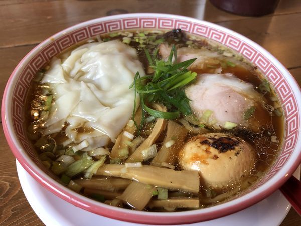 「特製醤油そば　￥９７０」@麺切り 白流の写真