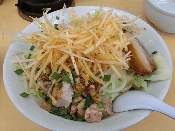 「ぎ郎汁なし+辛ネギ」@ら〜めんぎょうてん屋GOLD 東名厚木店の写真