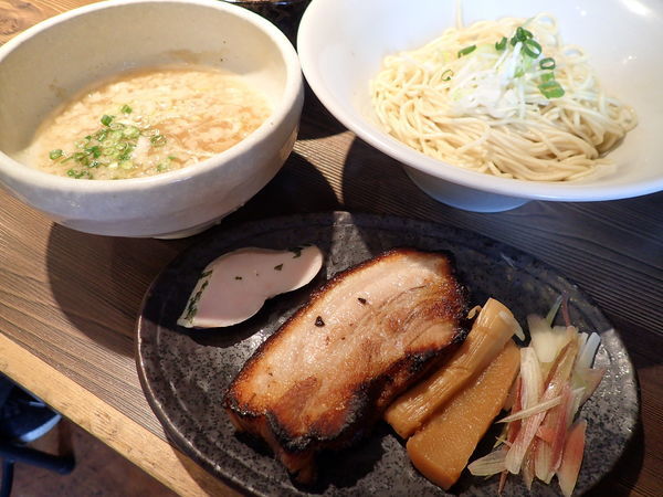 「【気まぐれ限定】ぶた細つけめん」@つけ麺 一燈の写真