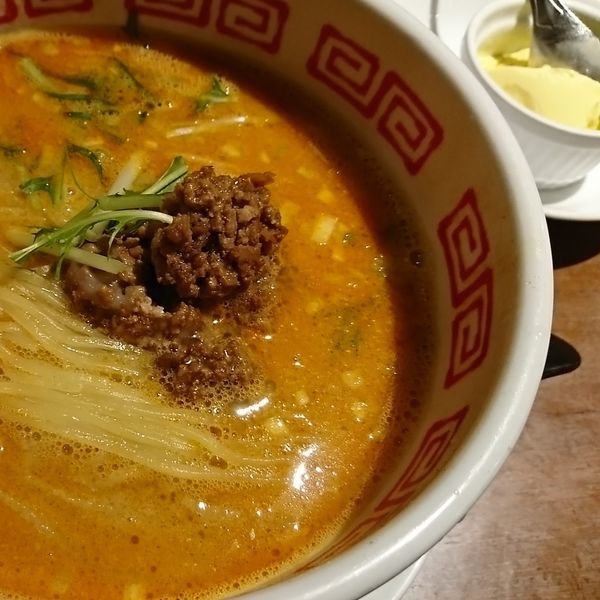 「担担麺 880えん 5辛」@味市場の写真