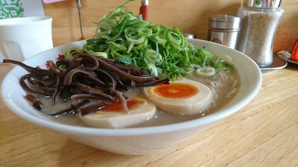 「九条ねぎ増し豚そば　＠１１３０円」@麺や 木蓮の写真