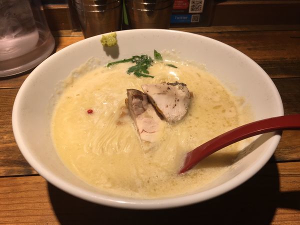 「鶏白湯ラーメン」@麺屋 翔 西新宿本店の写真
