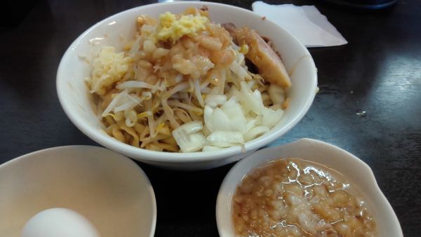 「ガリバタ油そば小800円」@ラーメンどでん 大宮店の写真