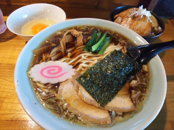 「限定ブラックペッパー中華ソバ、生たまご付750円」@old school 中華そば Miya Dera Soulの写真