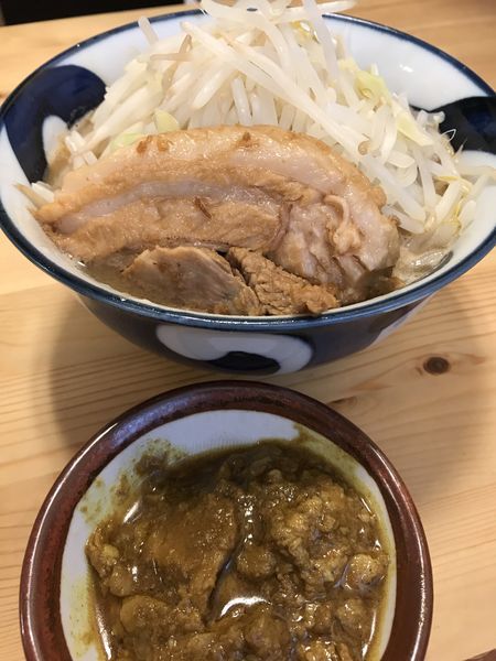 「ミニラーメン(150g) ￥700　脂カレー」@ハイパーファットンの写真