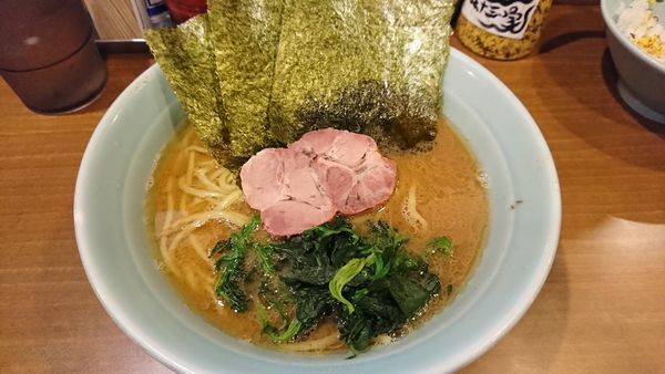「ラーメン 並 ¥700」@横浜家系ラーメン 五十三家の写真
