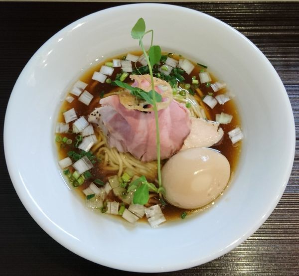 「鶏と水(醤油)＋味玉」@つくばらーめん 鬼者語 -オニモノガタリ-の写真