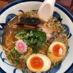 玉子ラーメン　820円