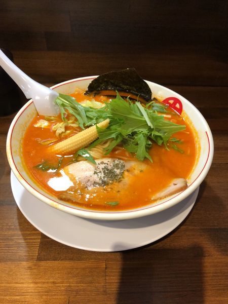 「トマトらーめん 大盛」@完熟ラーメン 本丸 瀬上店の写真