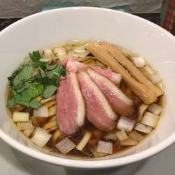 鴨だし醤油らーめん(800円)