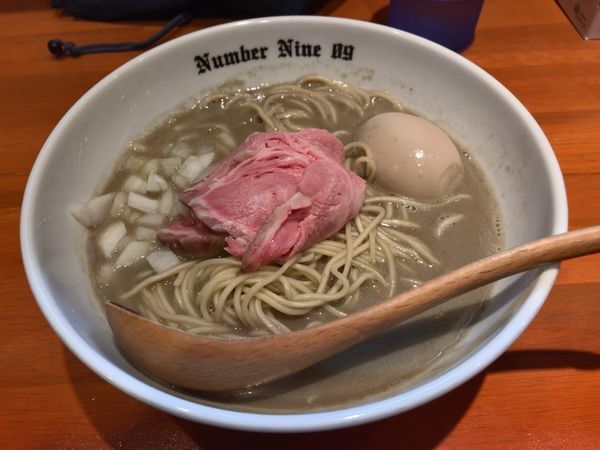 「【限定】濃厚鴨煮干しらーめん」@麺Dining Number Nine 09の写真