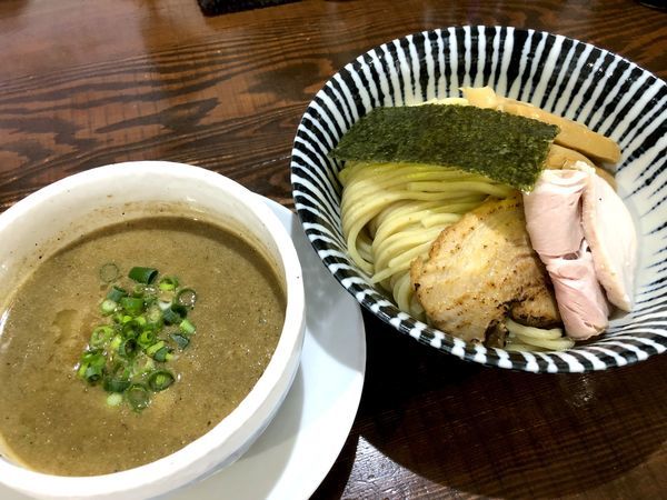 「ニボ鶏つけめん（830円）＋低温レアチャーシュー（100円）」@二代目 むじゃきの写真