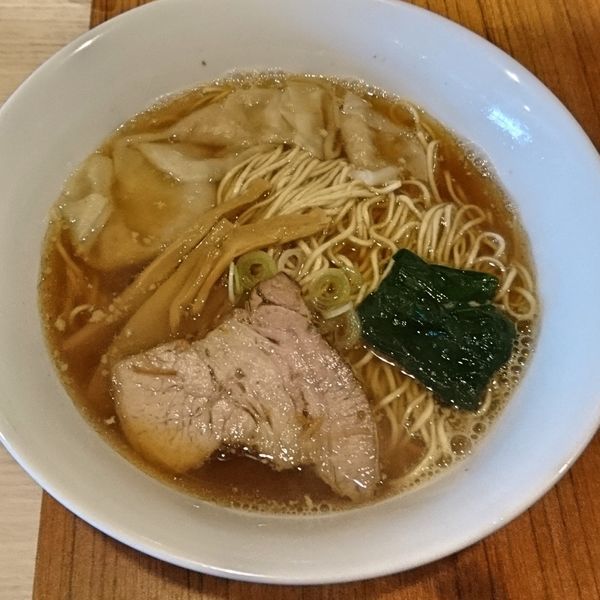 「朝ラーメン400　ワンタン3個50」@麺＆cafe Coi.Coi.の写真