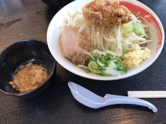 「小ラーメン700円 あぶらにんにく唐揚げ増し」@らーめん藤ろうの写真