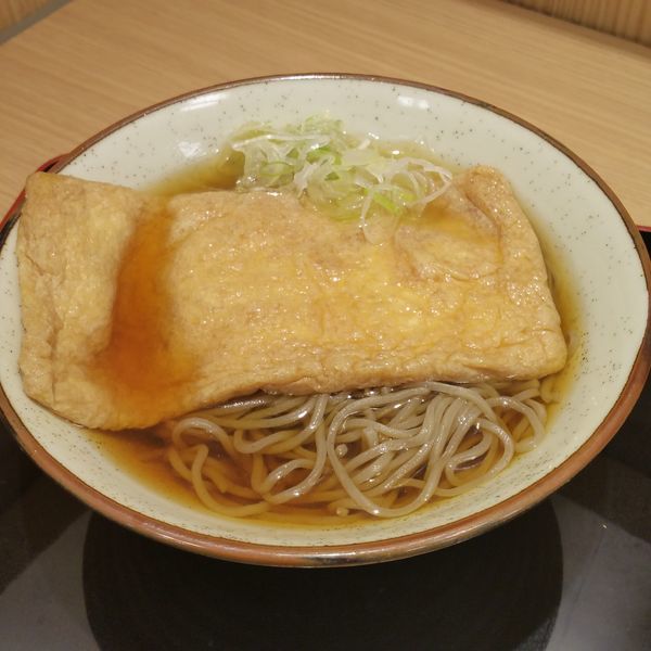 「大判きつねそば」@立ちそば処 杜の写真