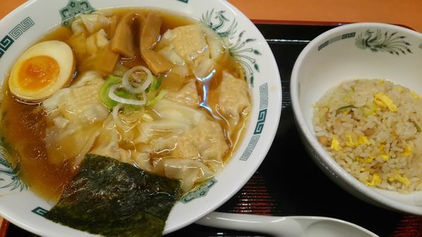 「ワンタン麺+半チャーハンセット」@日高屋 成増北口店の写真