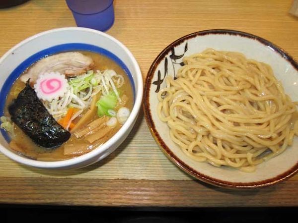 「特製もりそば小　700円＋温野菜　100円」@新橋 大勝軒の写真
